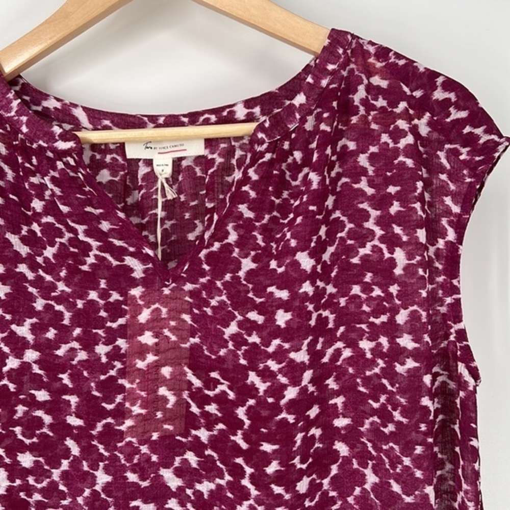 NWT Two by Vince Camuto Sheer Sleeveless Split-neck Blouse‎ M